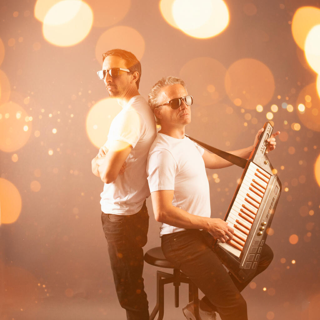 Max love sparkling 2 Members of Max Love band in an other sparkling environnment